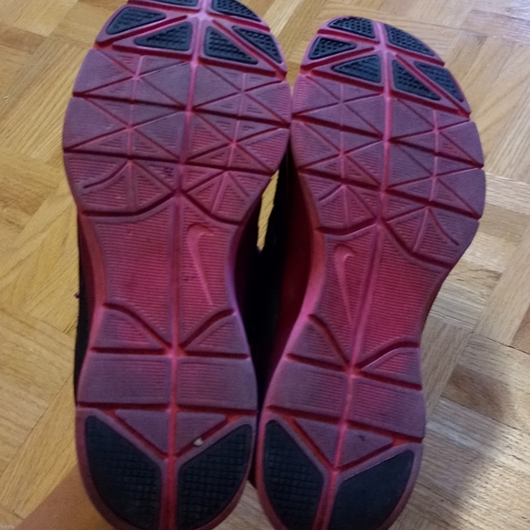 Nike shoes - Picture 6 of 6